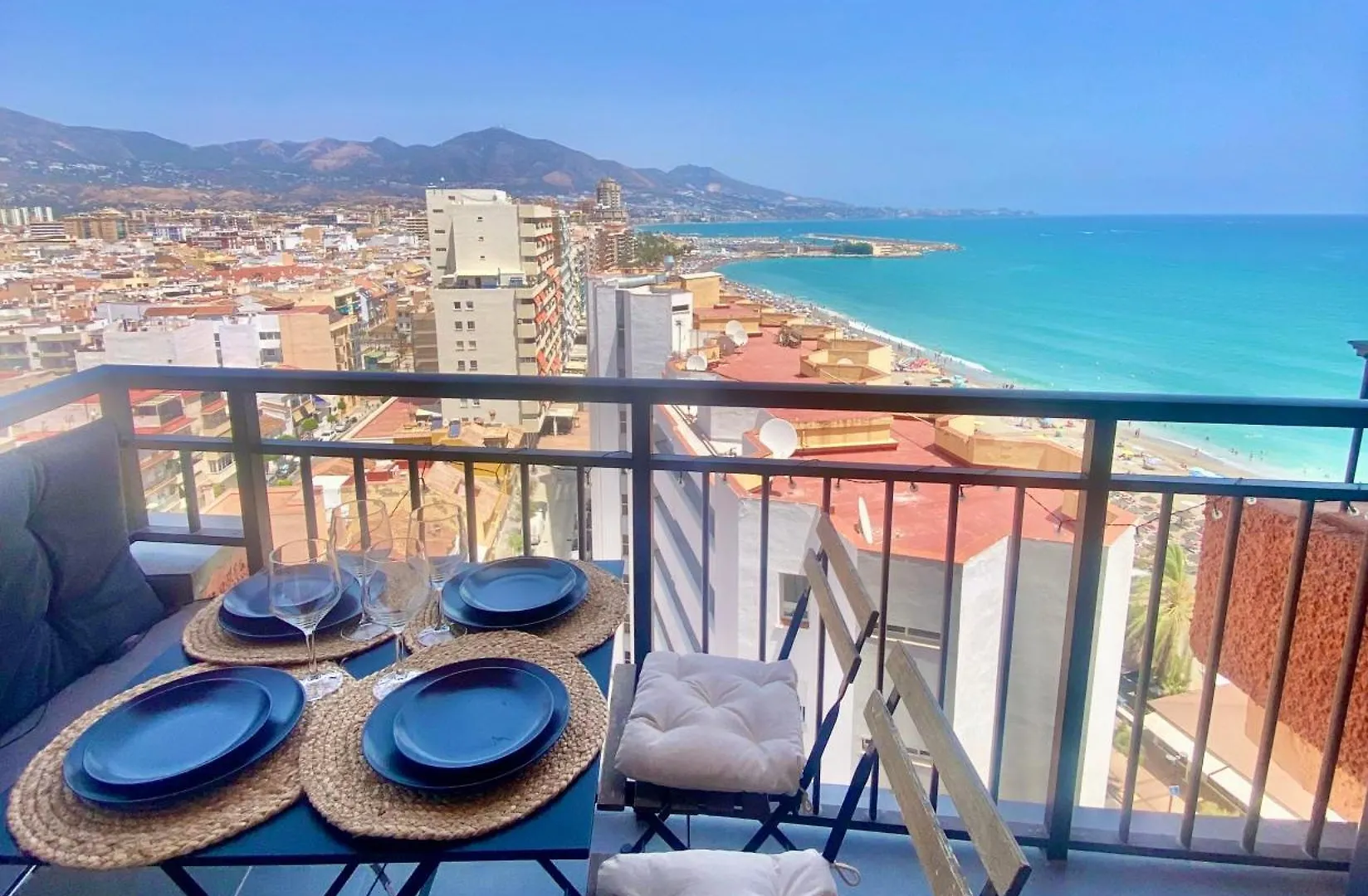 Moderno En Primera Linea De Playa Fuengirola Spanien